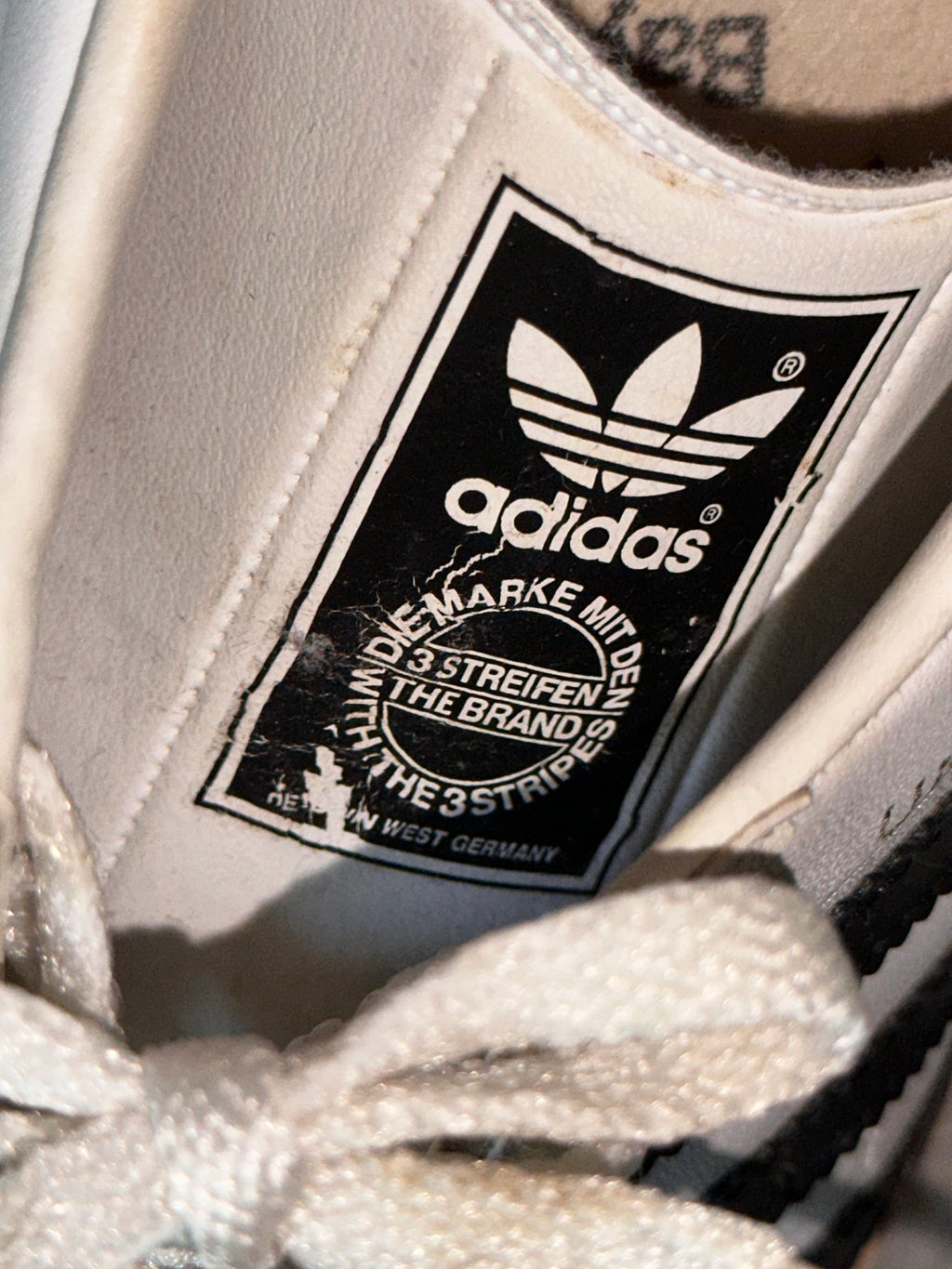 1990s Adidas Universal | Made in West Germany | Weiß Schwarz Gum Sole | EU 43.5–44
