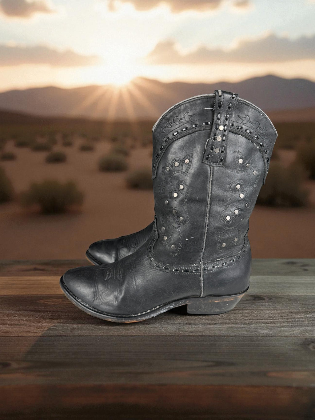 Vintage Western Boots Schwarz Leder Nieten | EU 40–41