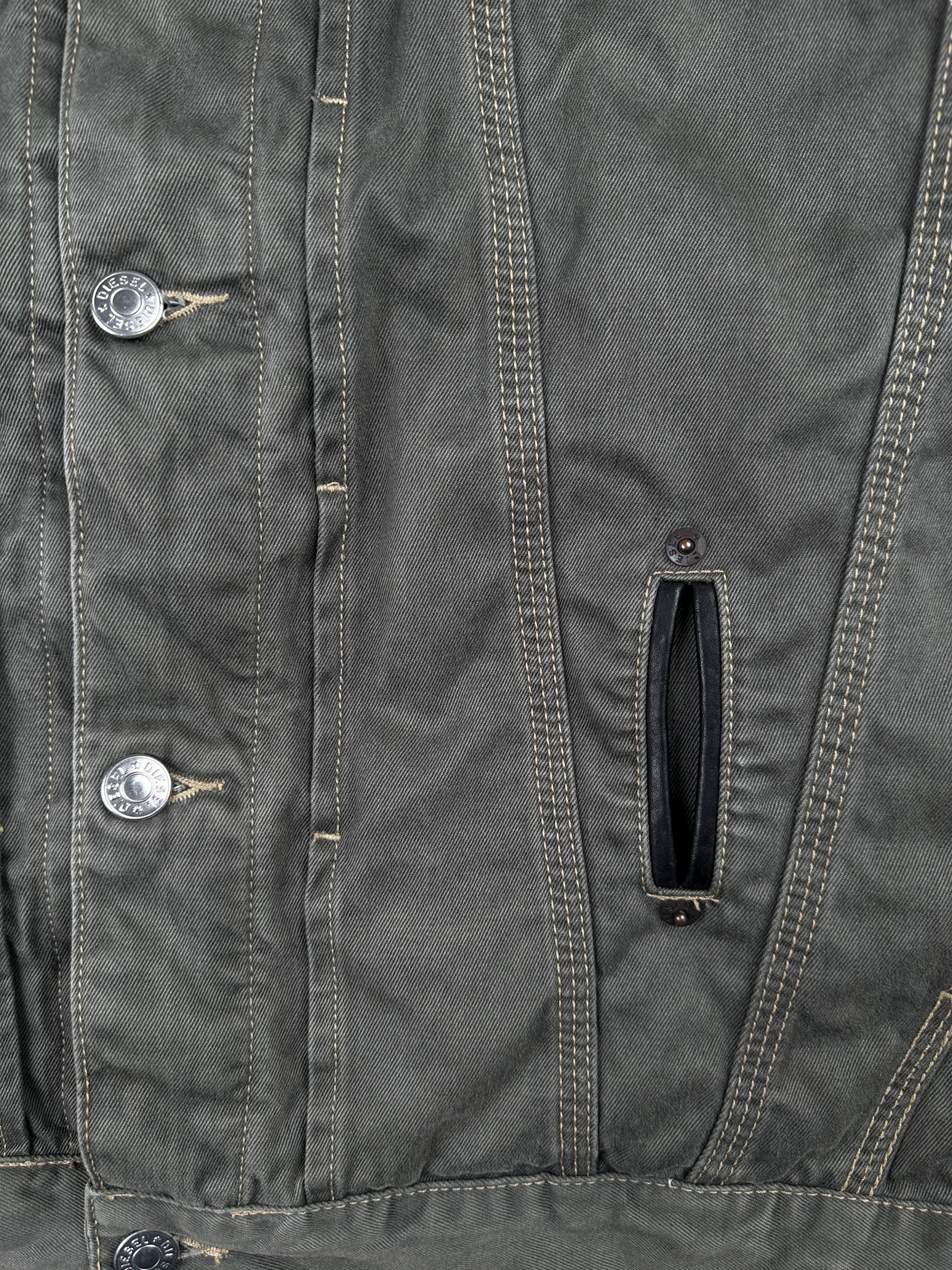 1990s Diesel Industries Jeansjacke Stone Grau mit Lederkragen | Vintage XXL