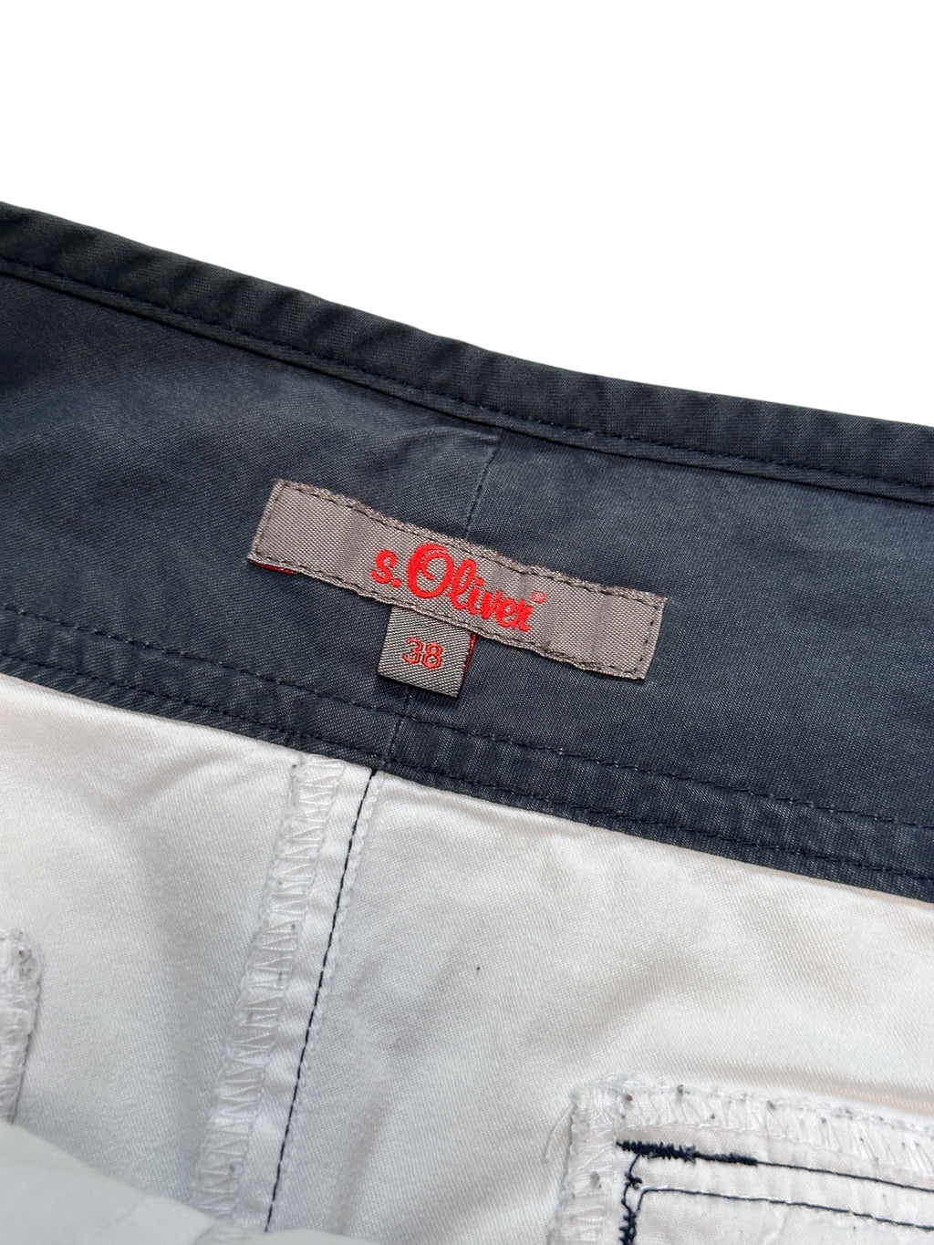 Y2K S.Oliver Rock Weiß mit Schwarzen Nähten & Keyholder | Women’s S–M | Vintage