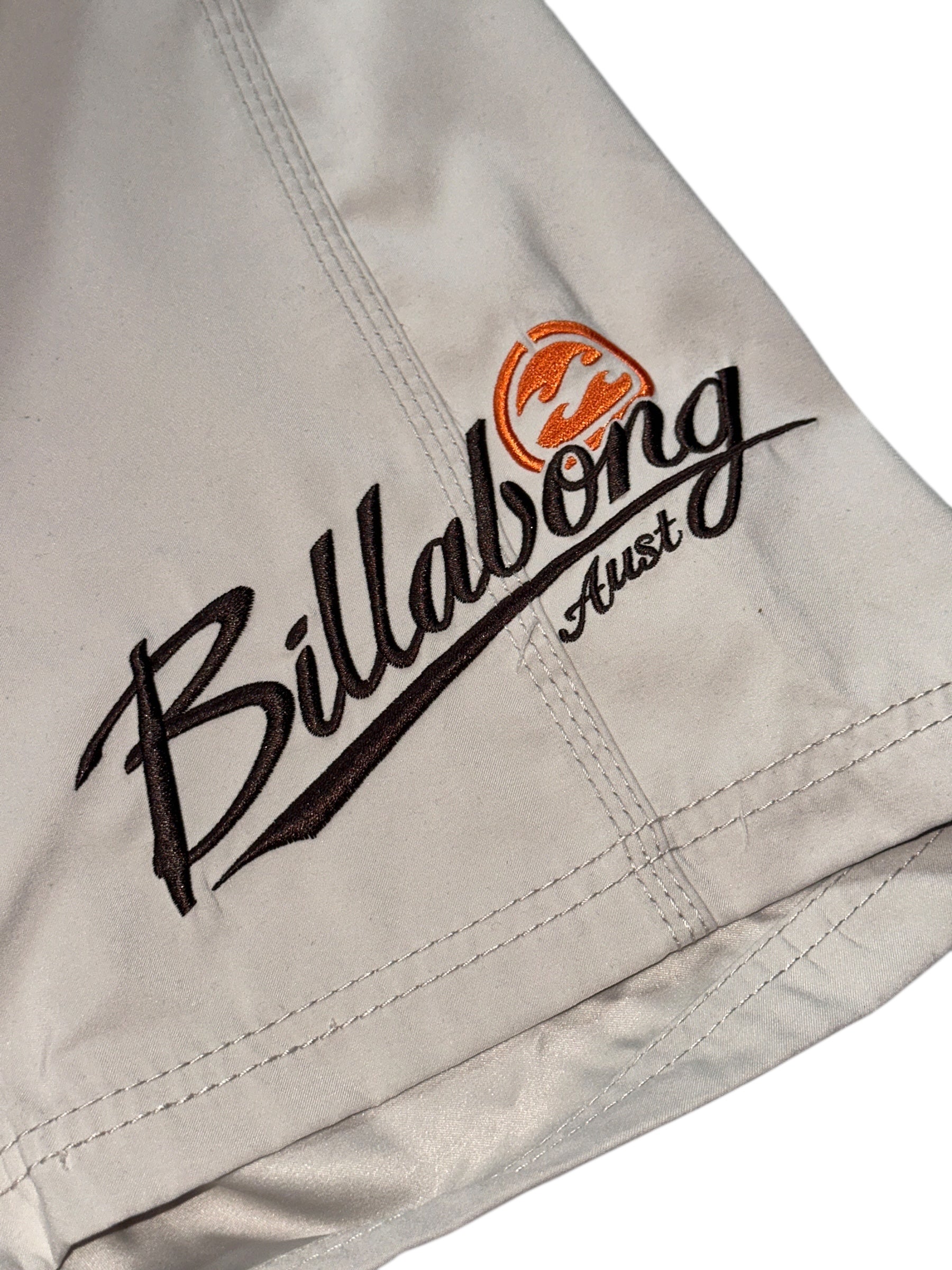 Y2K 2000s Vintage Billabong Badeshorts | Beige mit Stickerei Herren M